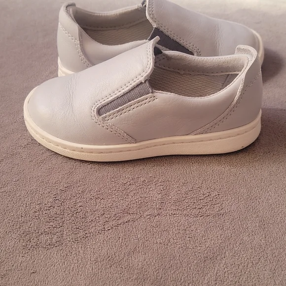 Clark's Leather Grey Toddler Slip on sneakers Sz 6 - Picture 7 of 11